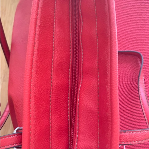 Nine West purse! Great color! - Picture 4 of 8